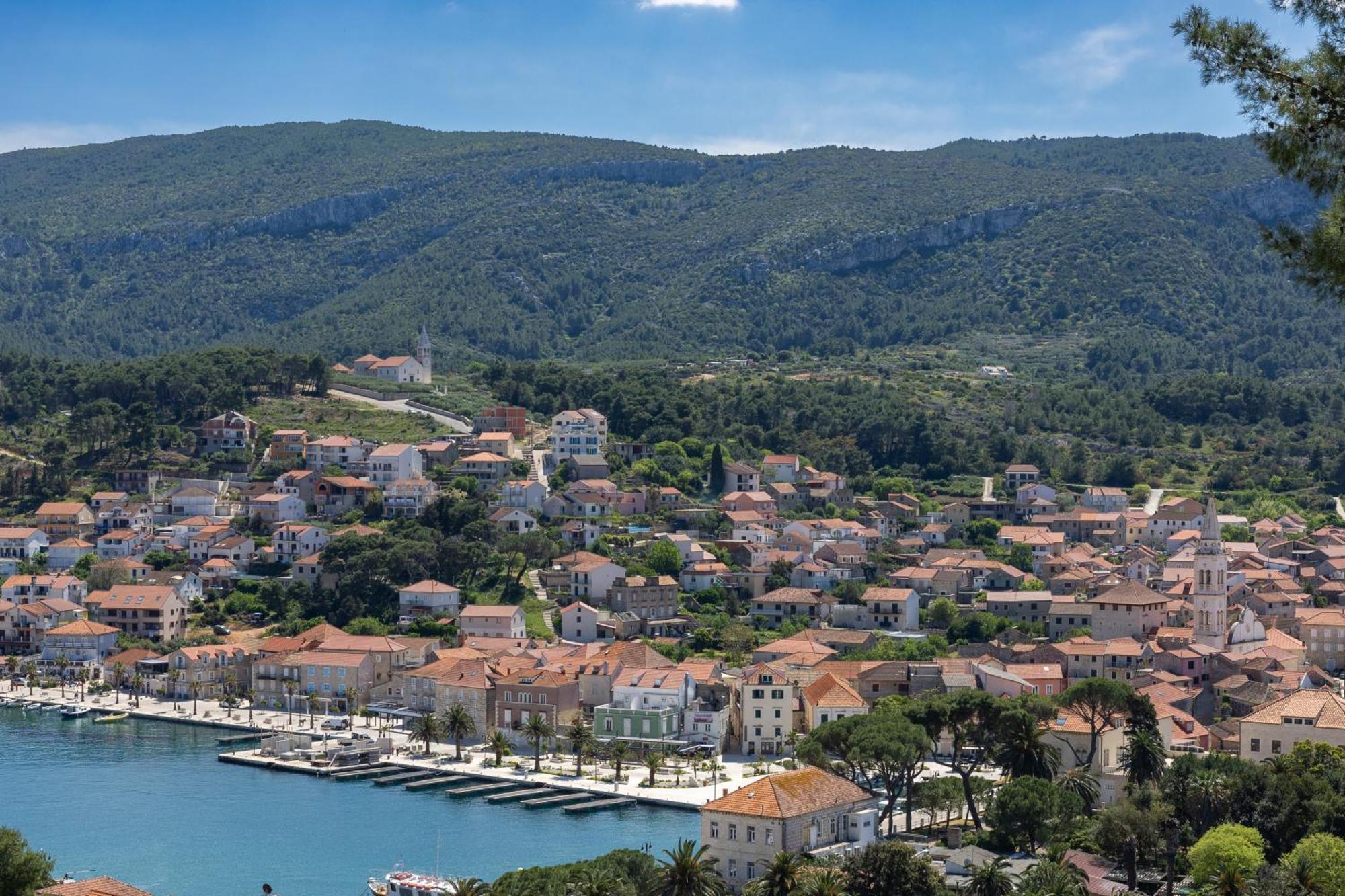 Vista Hvar *
